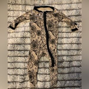 0-3 month onesie bamboo